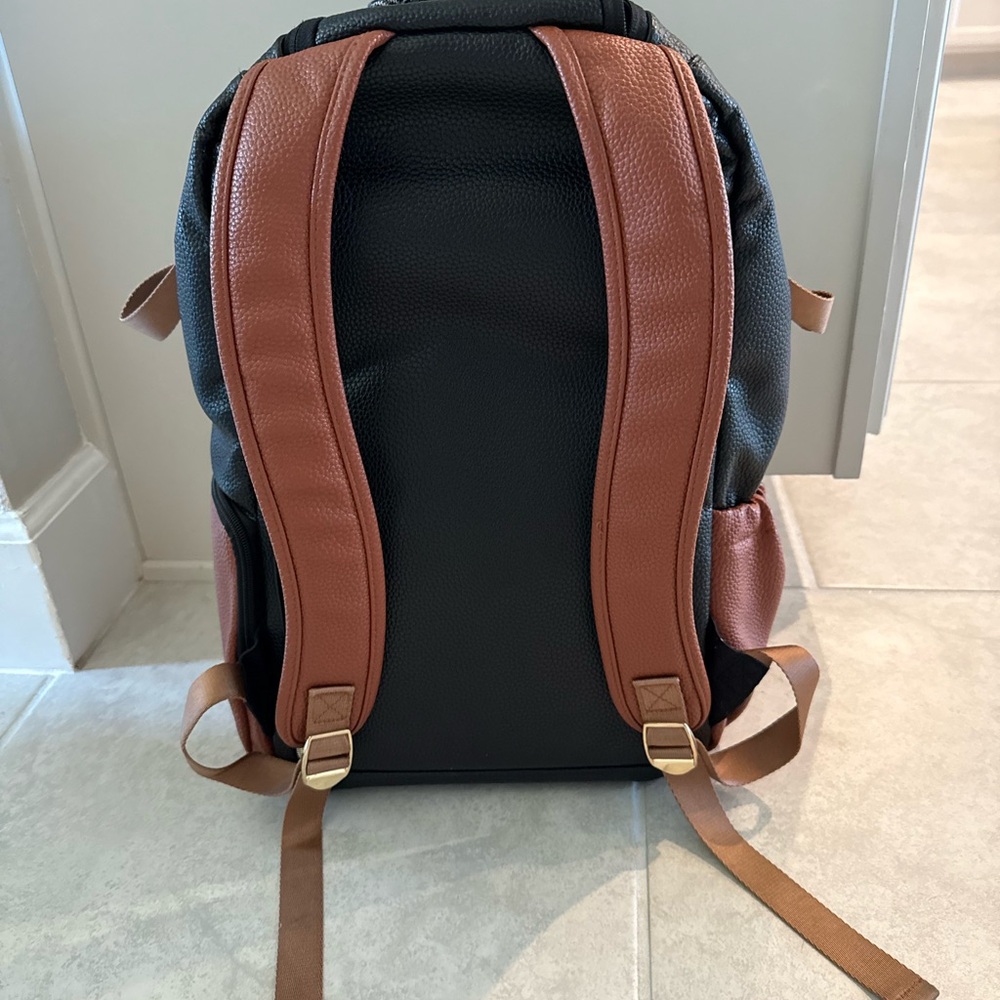 Stylish Herringbone Backpack With Brown Accents - image 3